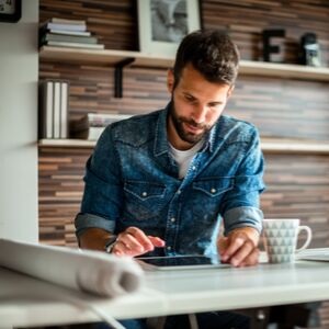 Man using tablet